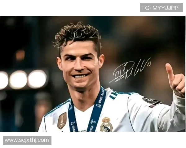 慢动作镜头下的足球球星闪耀时刻展现力量与艺术之美